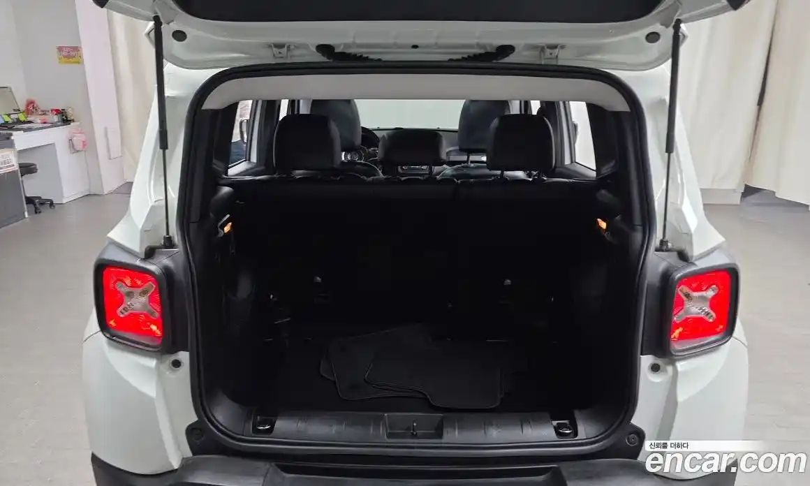 Jeep Renegade 2016 2.0 гидро в Москве № 401979, фото 20