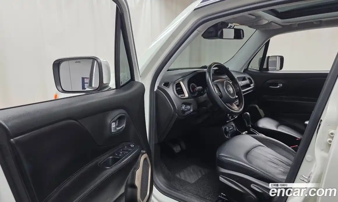 Jeep Renegade 2016 2.0 гидро в Москве № 401979, фото 10