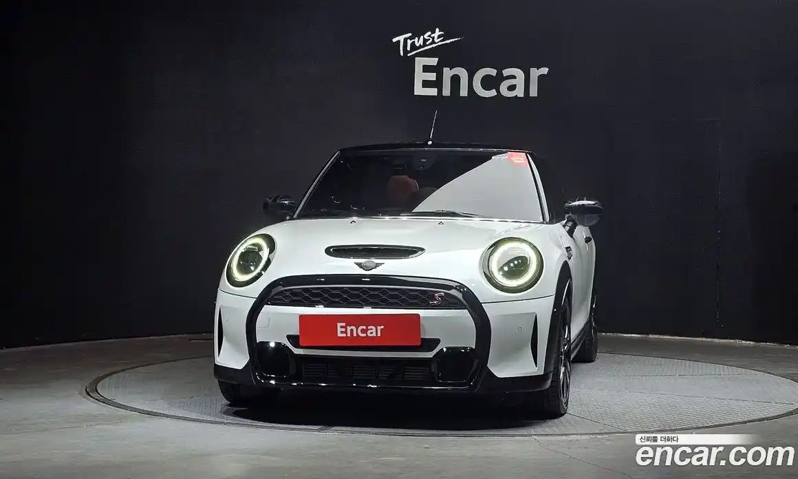 Mini Cooper Convertible 2024 2.0 гидро в Москве № 431782, фото 3