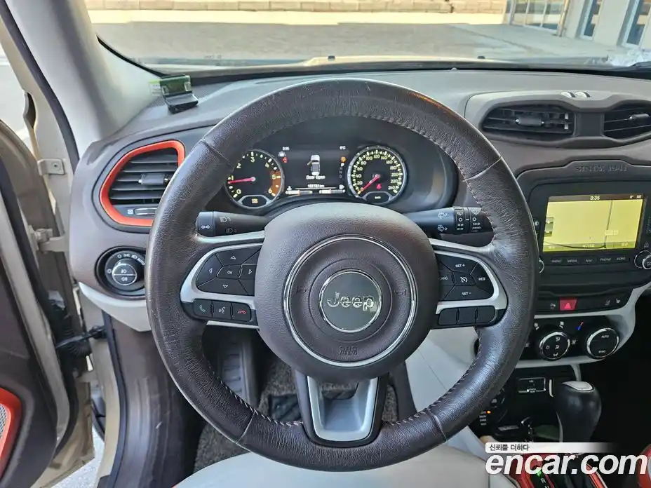 Jeep Renegade 2016 2.0 гидро в Москве № 432844, фото 13
