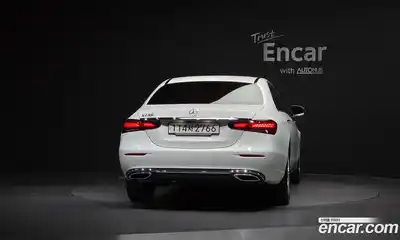 Mercedes-Benz E-Class 2023 2.0 гидро в Москве № 466042, миниатюра 4