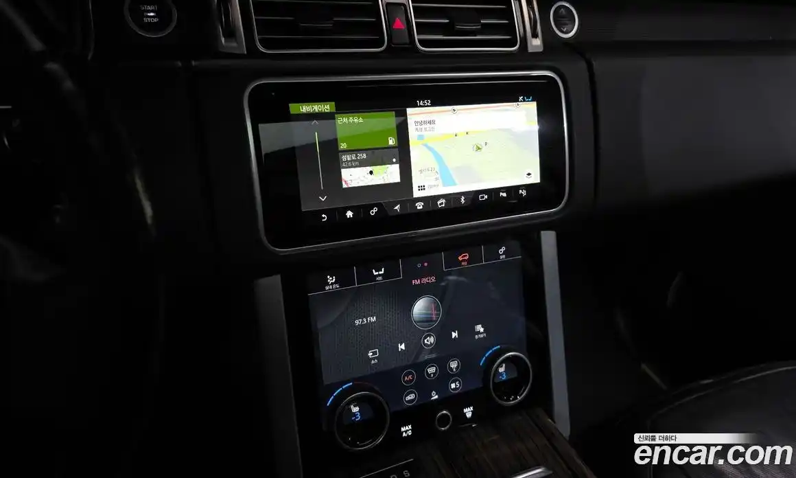 Land Rover Range-Rover 2018 4.4 гидро в Москве № 493270, фото 14