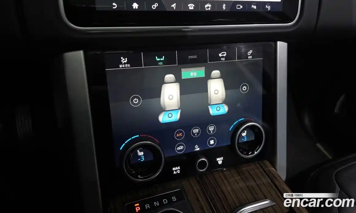 Land Rover Range-Rover 2018 4.4 гидро в Москве № 493270, фото 18
