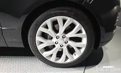 Land Rover Range-Rover 2018 4.4 гидро в Москве № 493270, миниатюра 5