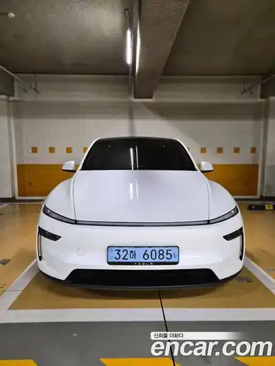Tesla Model Y, 2025