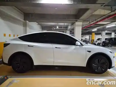 Tesla Model Y 2025 гидро в Москве № 499464, миниатюра 4