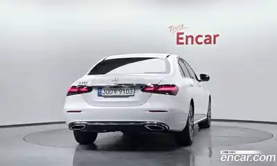 Mercedes-Benz E-Class 2022 2.0 гидро, миниатюра 3