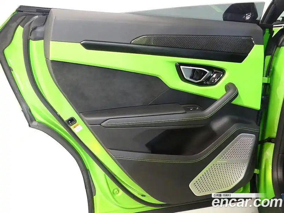 Lamborghini Urus 2024 4.0 гидро в Москве № 611413, фото 13