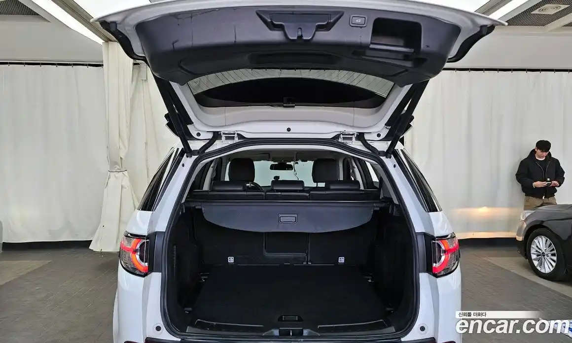 Land Rover Discovery Sport 2019 2.0 гидро в Москве № 766129, фото 20
