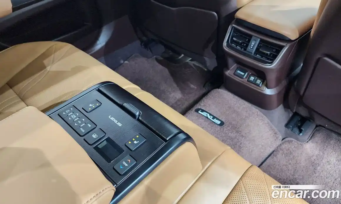 Lexus ES 2019 2.5 гидро в Москве № 766852, фото 18