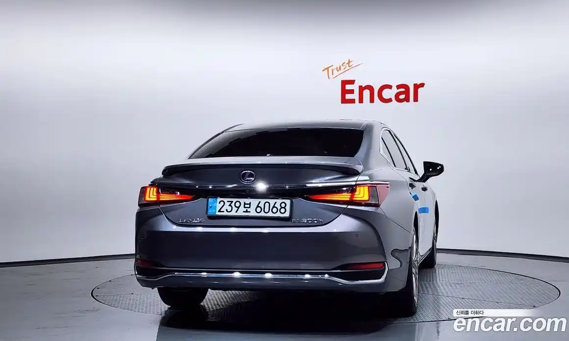 Lexus ES 2019 2.5 гидро в Москве № 766852, фото 4