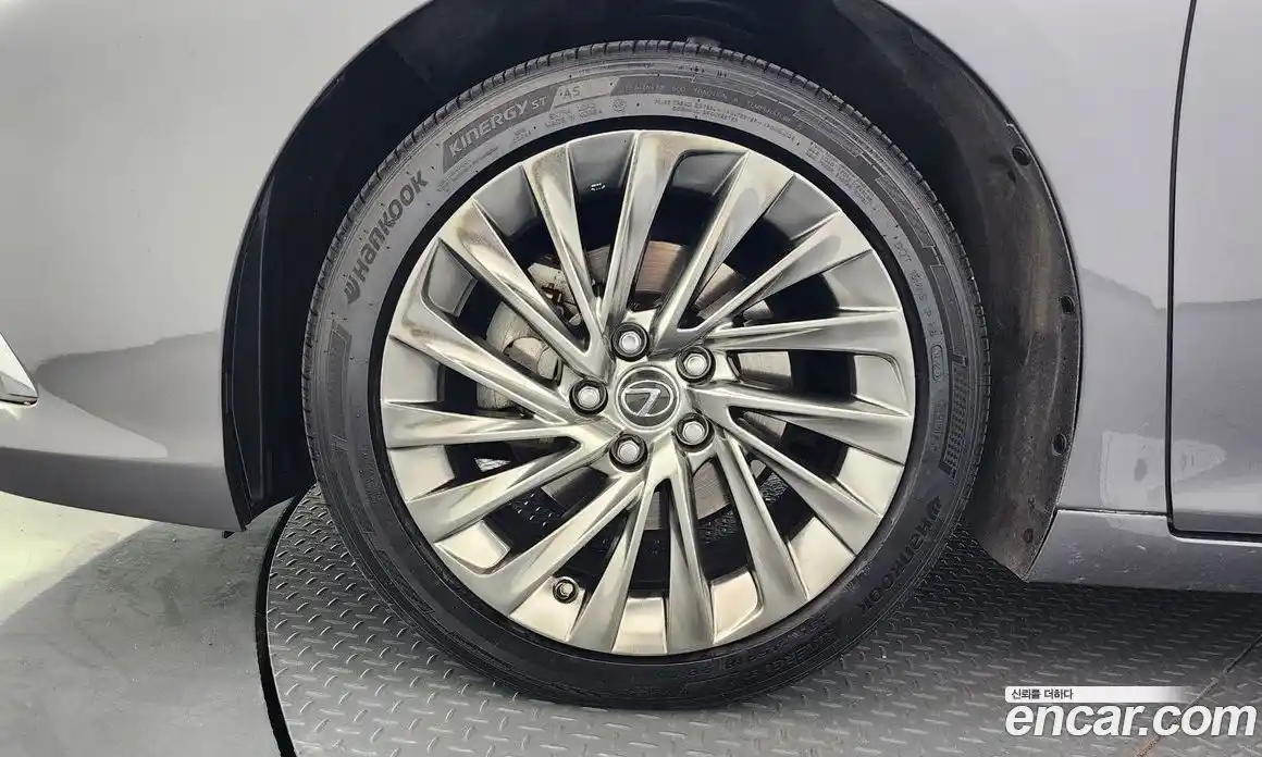 Lexus ES 2019 2.5 гидро в Москве № 766852, фото 5