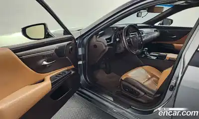 Lexus ES 2019 2.5 гидро в Москве № 766852, миниатюра 10