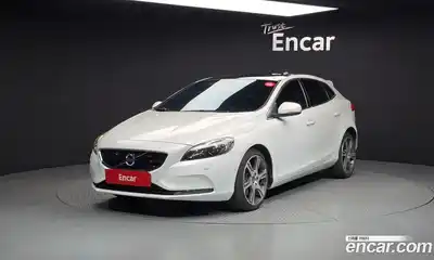 Volvo V40, 2016