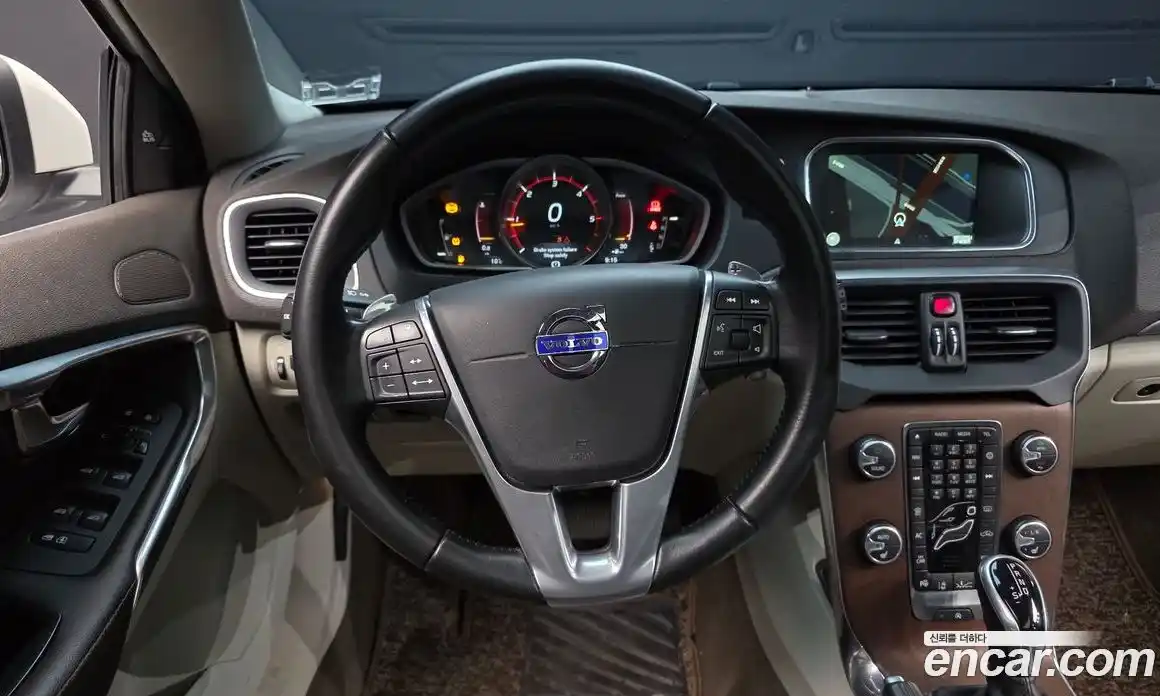 Volvo V40 2016 1.6 гидро в Москве № 802023, фото 13