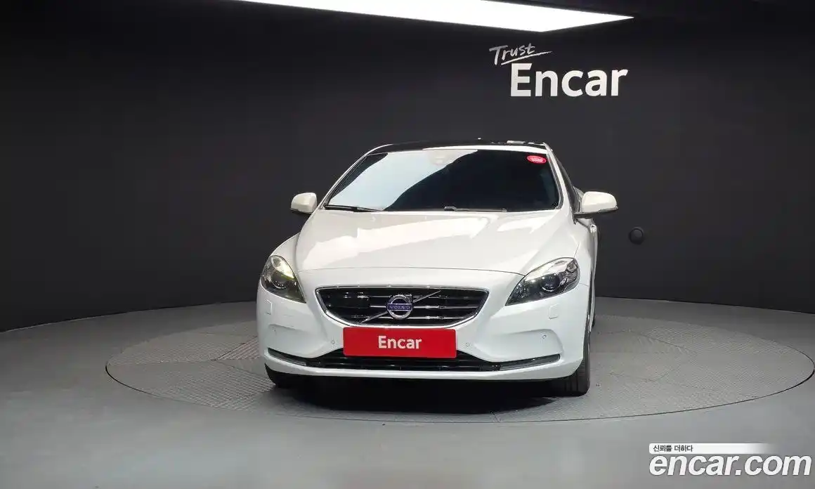 Volvo V40 2016 1.6 гидро в Москве № 802023, фото 3