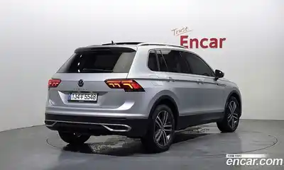 Volkswagen Tiguan 2023 2.0 гидро в Москве № 826092, миниатюра 2