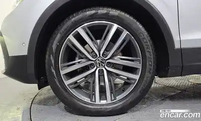 Volkswagen Tiguan 2023 2.0 гидро в Москве № 826092, миниатюра 5