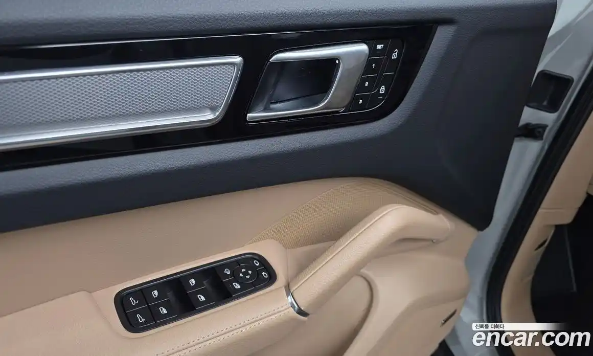 Porsche Cayenne 2023 3.0 гидро в Москве № 860705, фото 18
