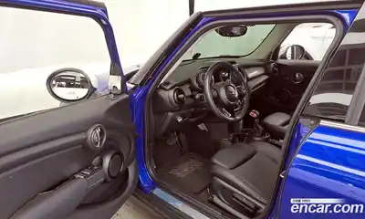 Mini Cooper 2018 1.5 гидро в Москве № 861463, миниатюра 10