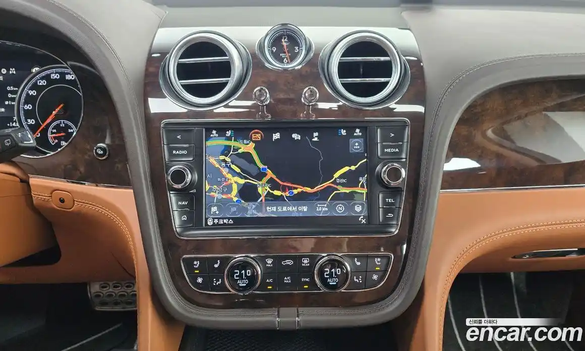 Bentley Bentayga 2017 6.0 гидро в Москве № 864213, фото 15