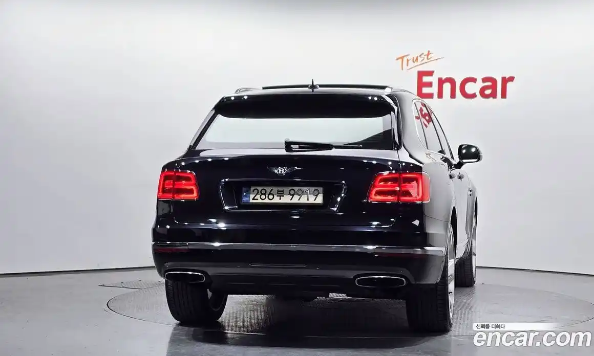 Bentley Bentayga 2017 6.0 гидро в Москве № 864213, фото 4