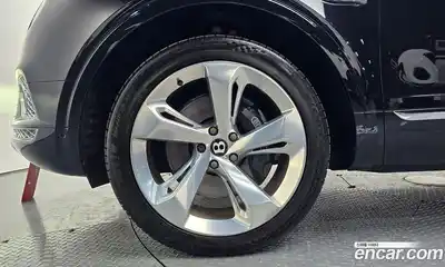 Bentley Bentayga 2017 6.0 гидро в Москве № 864213, миниатюра 5