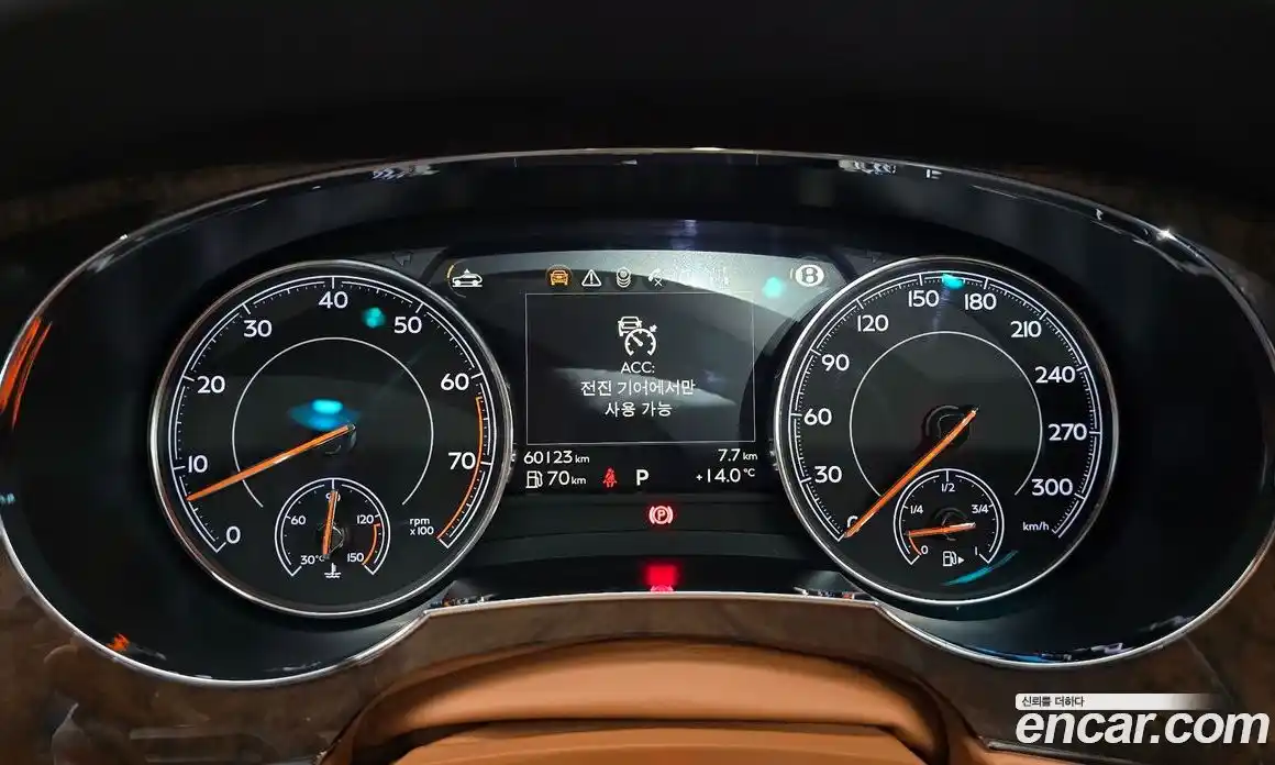 Bentley Bentayga 2017 6.0 гидро в Москве № 864213, фото 8