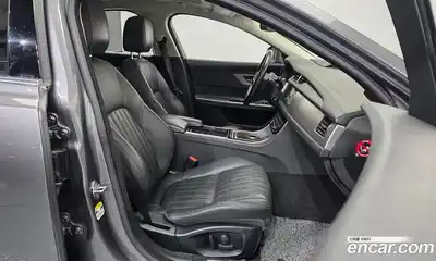 Jaguar XF 2017 2.0 гидро в Москве № 897245, миниатюра 11