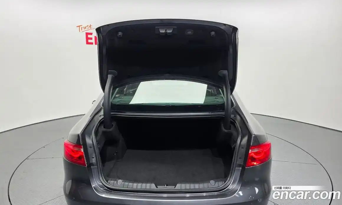 Jaguar XF 2017 2.0 гидро в Москве № 897245, фото 20