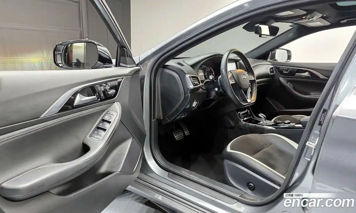 Infiniti Q30 2017 2.0 гидро в Москве № 897320, фото 11