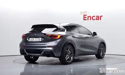 Infiniti Q30 2017 2.0 гидро в Москве № 897320, миниатюра 2
