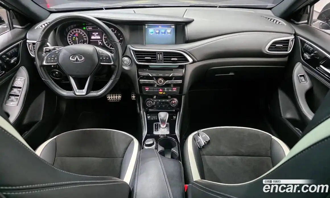Infiniti Q30 2017 2.0 гидро в Москве № 897320, фото 7