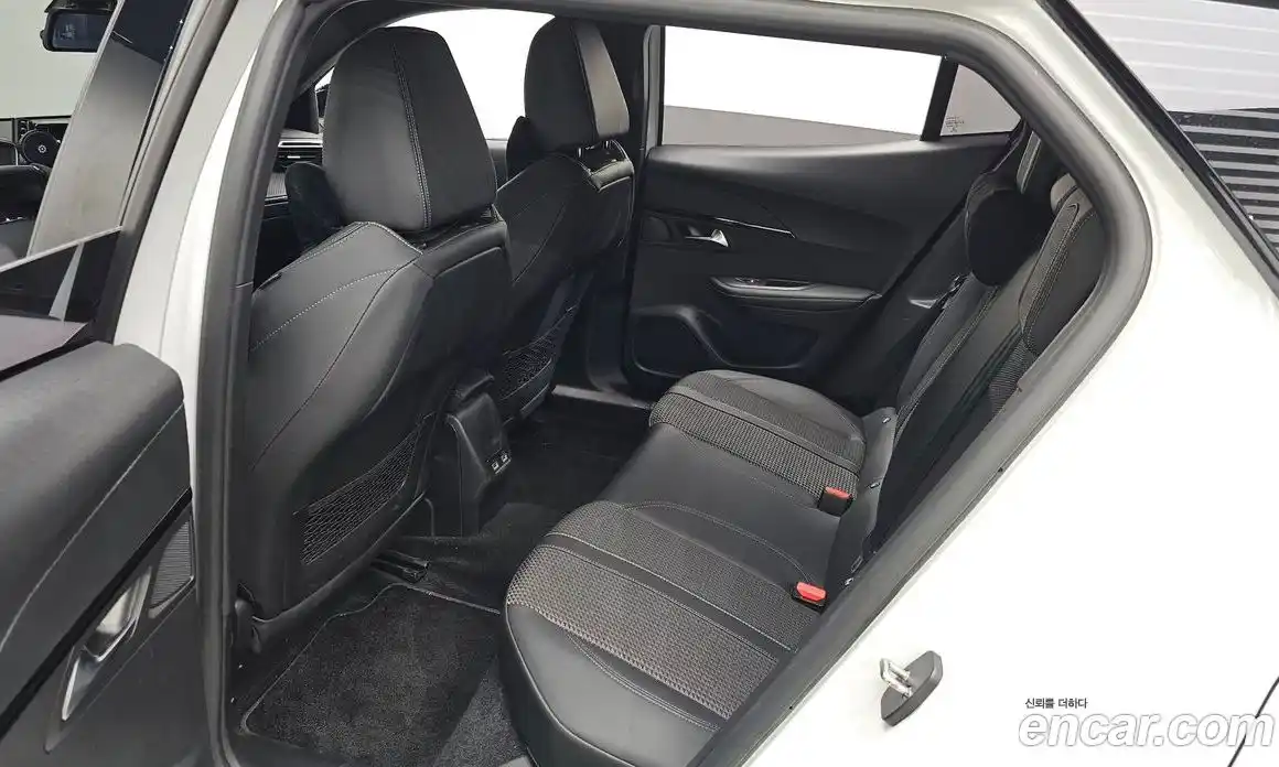 Peugeot 2008 2023 0.1 гидро в Москве № 897381, фото 12