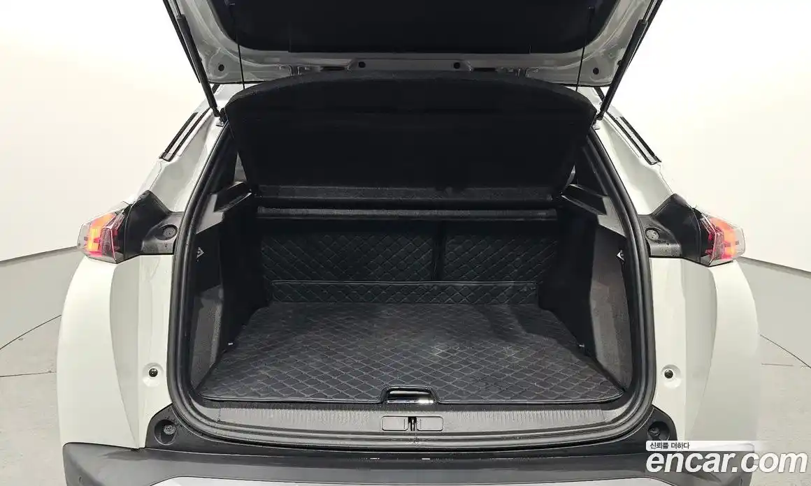 Peugeot 2008 2023 0.1 гидро в Москве № 897381, фото 20