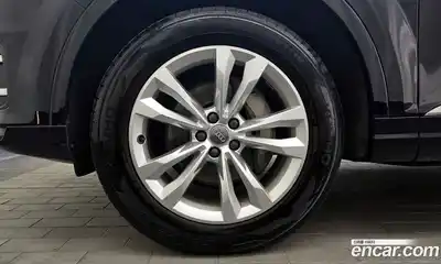 Audi Q7 2019 2.0 Автомат в Москве № 1008026, миниатюра 5