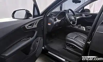Audi Q7 2019 2.0 Автомат в Москве № 1008026, миниатюра 10