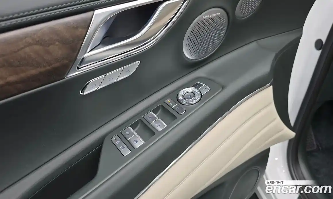 Genesis GV80 2024 2.5 Автомат в Москве № 1010039, фото 16