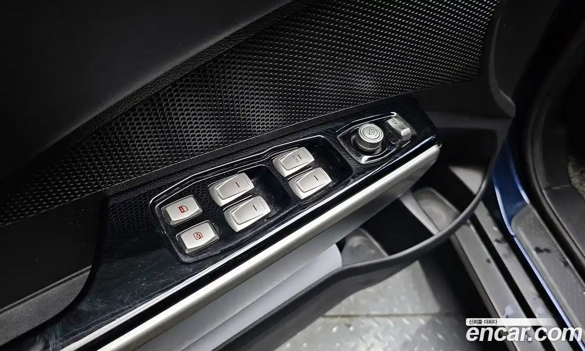 SsangYong TIBOLI 2016 1.6 Автомат в Москве № 1011106, фото 17