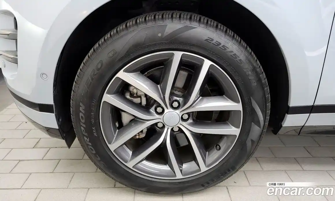 Land Rover Range-Rover Evoque 2024 2.0 гидро в Москве № 1012471, фото 4