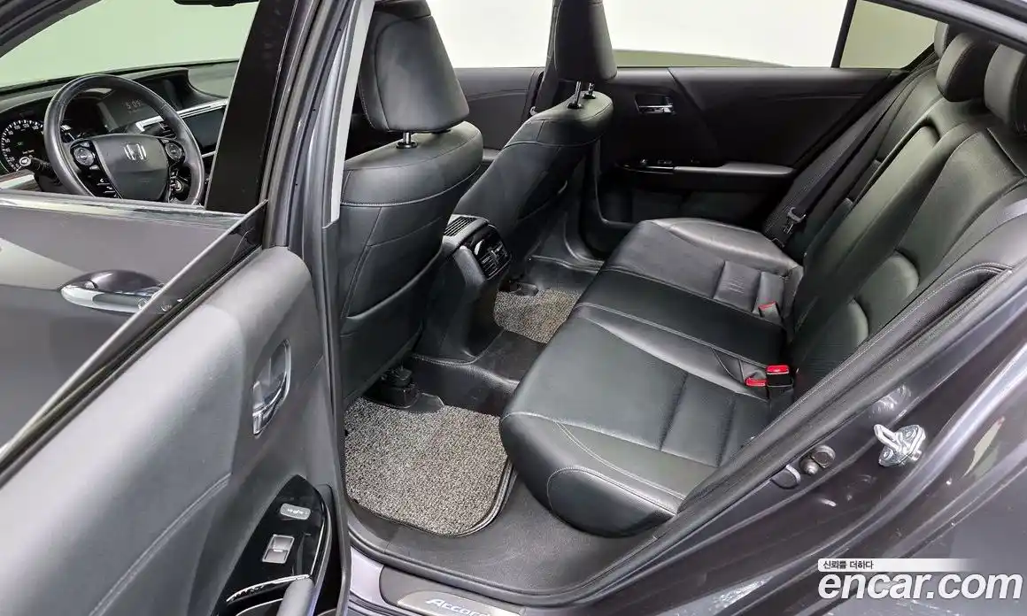 Honda Accord 2017 2.0 гидро в Москве № 1015395, фото 12