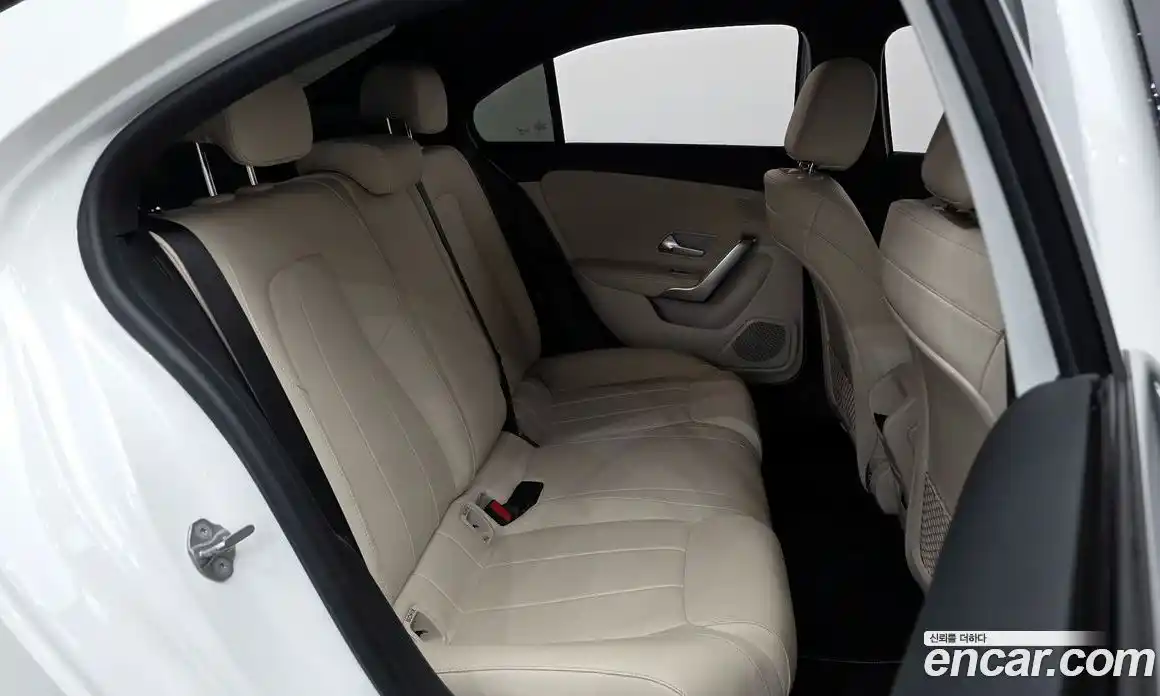 Mercedes-Benz A-Class 2021 2.0 гидро в Москве № 137543, фото 11