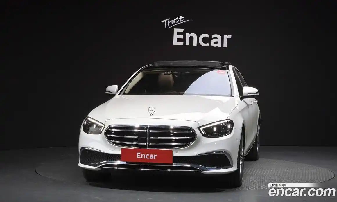 Mercedes-Benz E-Class 2023 3.0 гидро в Москве № 141438, фото 3