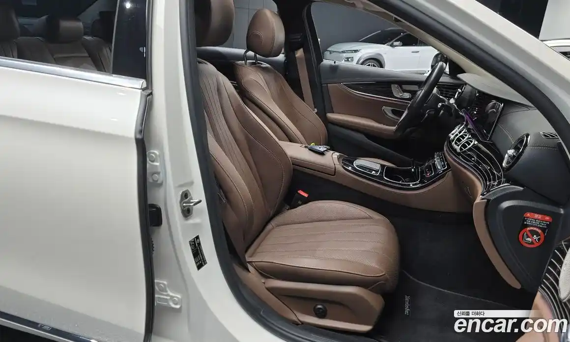 Mercedes-Benz E-Class 2023 3.0 гидро в Москве № 141438, фото 10