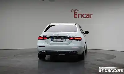 Mercedes-Benz E-Class 2022 2.0 гидро в Москве № 141972, миниатюра 4