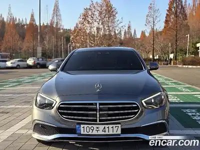 Mercedes-Benz E-Class 2022 2.0 гидро в Москве № 142913, миниатюра 2