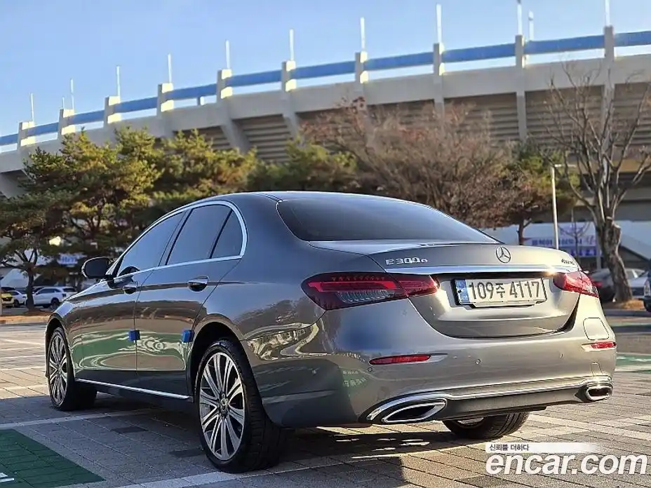 Mercedes-Benz E-Class 2022 2.0 гидро в Москве № 142913, фото 4