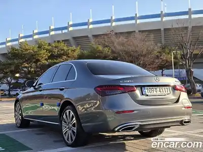 Mercedes-Benz E-Class 2022 2.0 гидро в Москве № 142913, миниатюра 4