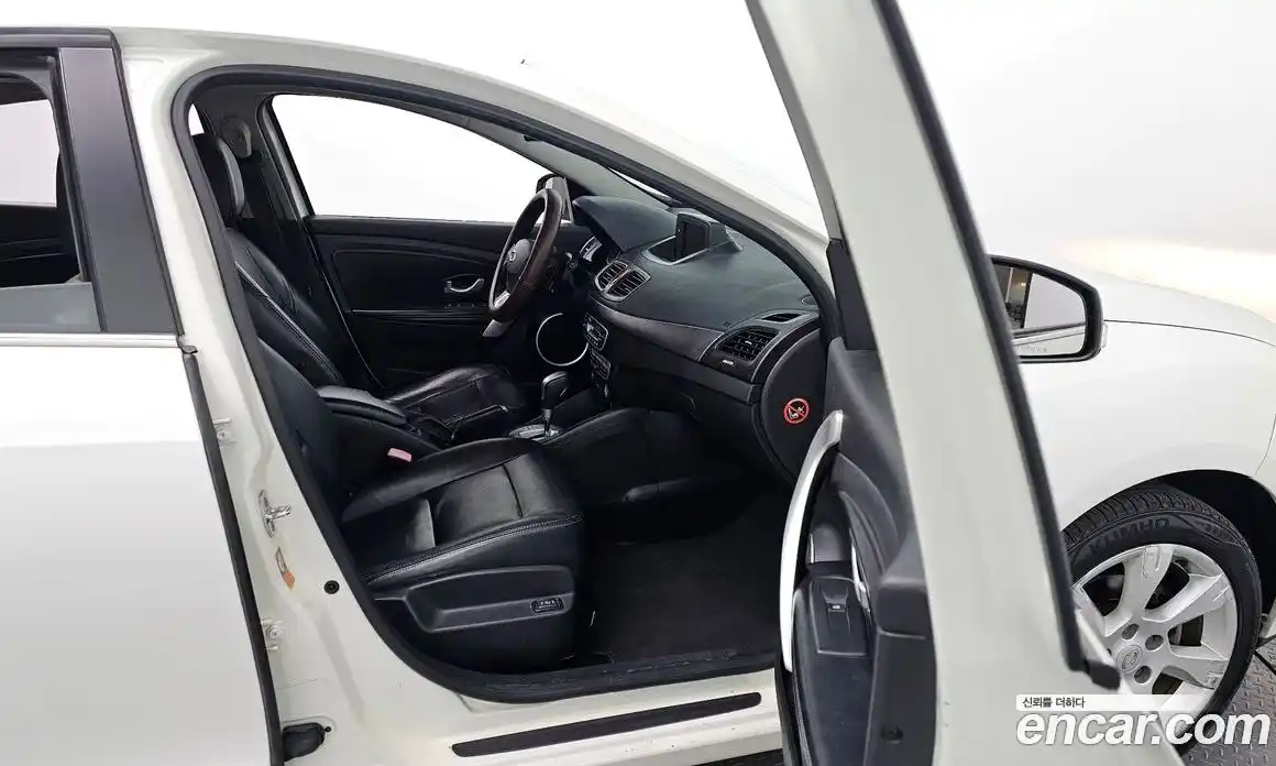 Renault SM3 2010 1.6 гидро в Москве № 149622, фото 11