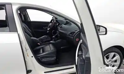 Renault SM3 2010 1.6 гидро в Москве № 149622, миниатюра 11
